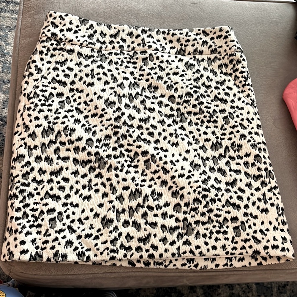 Ann Taylor Loft leopard print skirt size S